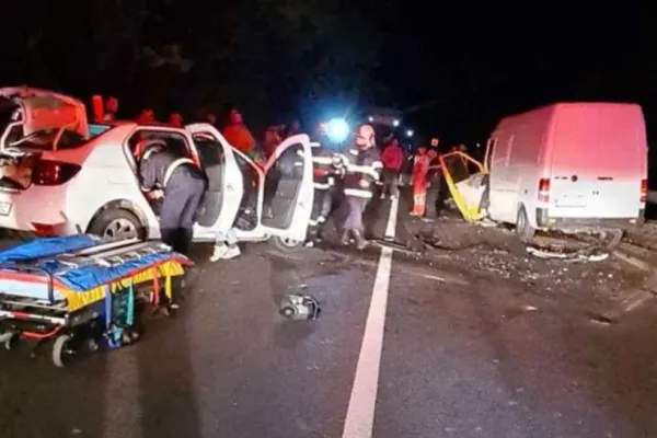 Accident GRAV în Vâlcea: 5 spanioli au fost răniţi. Trafic BLOCAT