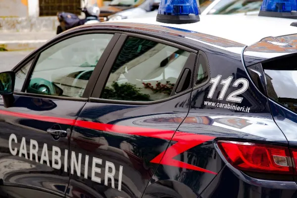 Doi români au provocat un scandal monstru într-un spital din Italia. Medici bătuţi cu bestialitate