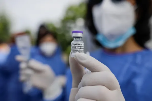 Guvernul Lituaniei vrea să acorde 100 de euro vârstnicilor de peste 75 de ani care se vaccinează anti-COVID