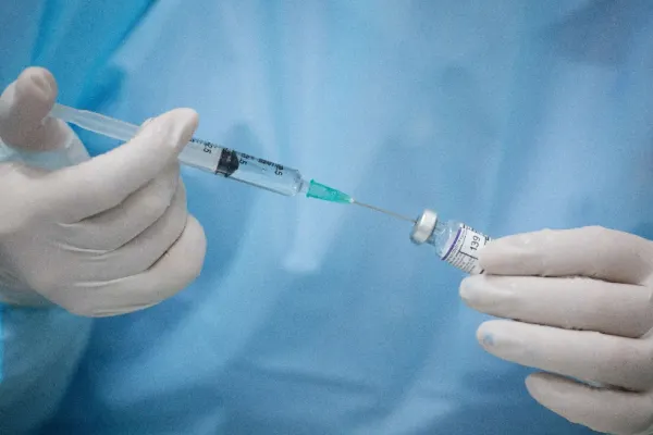 Directorul Moderna explică motivele lipsei de încredere în vaccinuri: informațiile false și bâlbâielile guvernanților