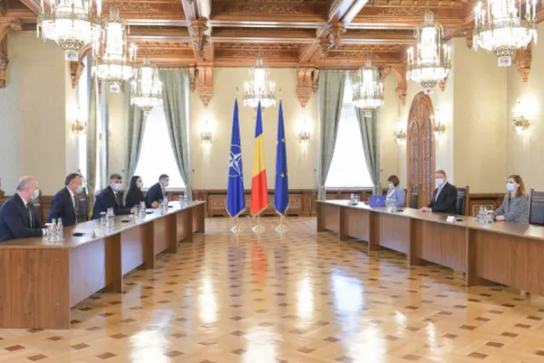 Luni, nouă rundă de consultări la Cotroceni | Noul guvern PNL-PSD-UDMR va avea 21 de ministere - Cine va fi noul PREMIER