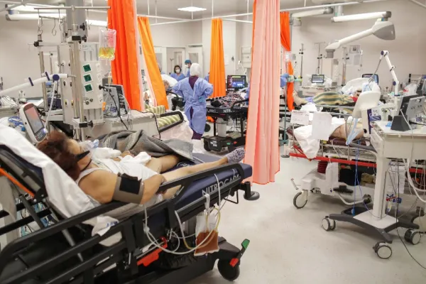 Guvernul a cedat în fața sindicatelor din sănătate. Ce promisiuni le-a făcut Ciolacu cadrelor medicale
