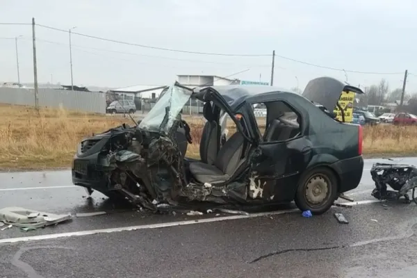 FOTO Accident GRAV pe DN2: O persoană a MURIT, iar alte 5 au fost transportate la spital. Trafic BLOCAT