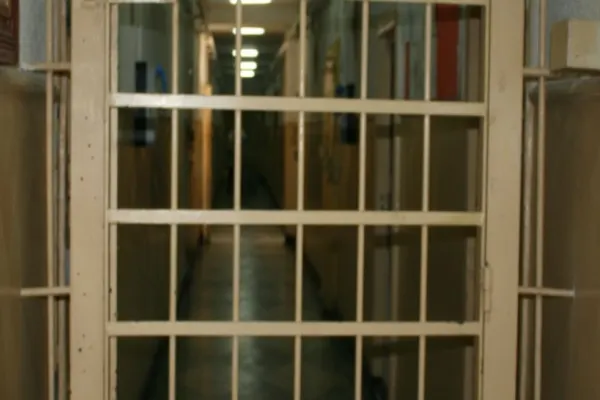 Focar MASIV de COVID-19 în Penitenciarul Botoşani! Peste 30 de deținuți, infectați