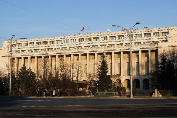 Continuă protestele în faţa Guvernului. Sindicaliştii ies în stradă din cauza scumpirilor
