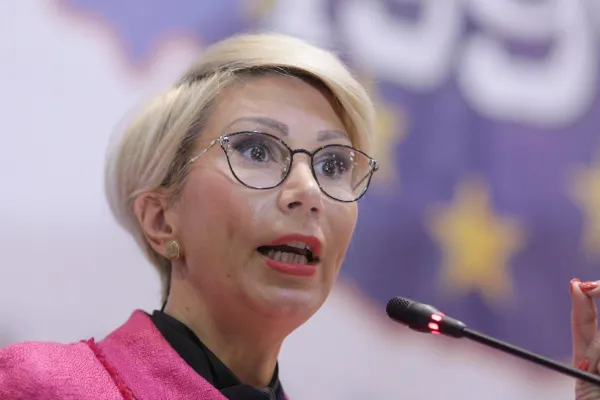 Indemnizații pentru românii declarați „tezaur uman viu”. Anunțul ministrului Culturii