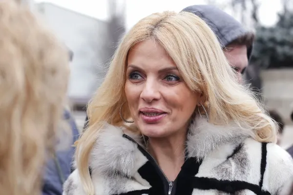 Laura Vicol, fosta șefă a Comisiei Juridice din Parlament, și soțul, Vladimir Ciorbă, reținuți în dosarul Nordis
