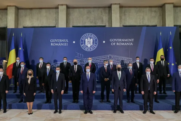 Prima DECIZIE a guvernului Ciucă: Din nou LIBER la angajări la stat! Cum vor fi REORGANIZATE ministerele
