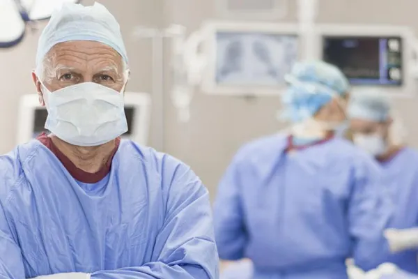 Strigăt de AJUTOR al medicilor din Romania! Specialiștii din sănătate, ținta calomniilor pe rețelele de socializare