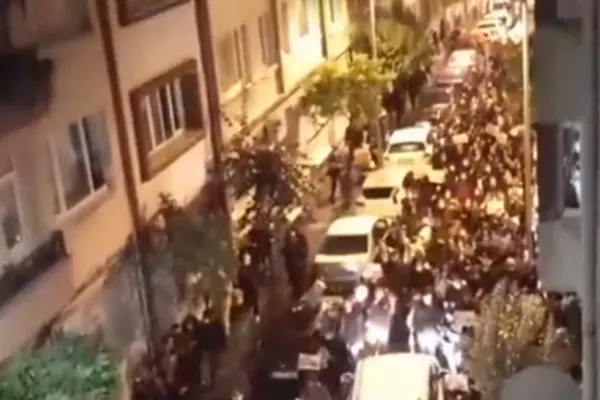 VIDEO | Proteste masive în Turcia după prăbușirea lirei. Țara, lovită de cea mai gravă criză economică