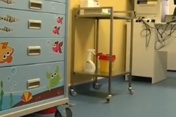 Scandal monstru în Italia: Bebeluș român, infectat cu COVID, adoptat de o familie de italieni, după ce a fost abandonat în spital. Ce spune mama copilului