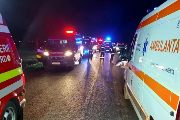 CARAMBOL în Neamț: 5 mașini sunt implicate în accident - Traficul rutier este blocat pe ambele sensuri de mers