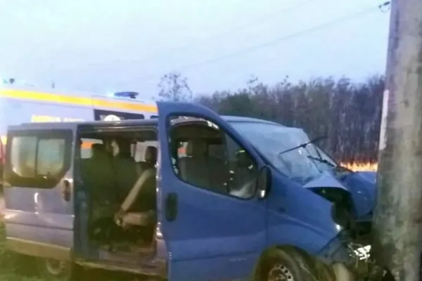 Accident grav cu un microbuz, în județul Giurgiu. 6 persoane au ajuns la spital