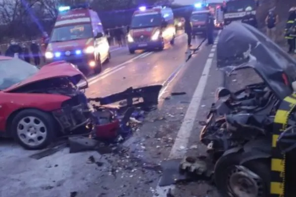 Impact NIMICITOR în Mureș: 1 MORT și 1 RĂNIT, după ciocnirea a 3 mașini - Ce au descoperit polițiștii
