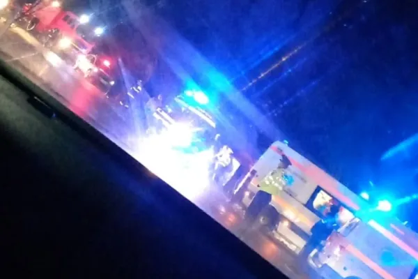 Accident TERIBIL în Prahova! 10 persoane implicate în coliziunea unui microbuz - Mai mulți RĂNIȚI cu politraumatisme