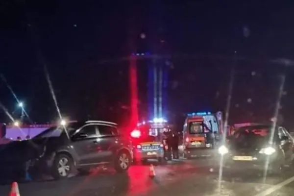Autospecială de Poliție, implicată într-un grav accident: un agent, la spital