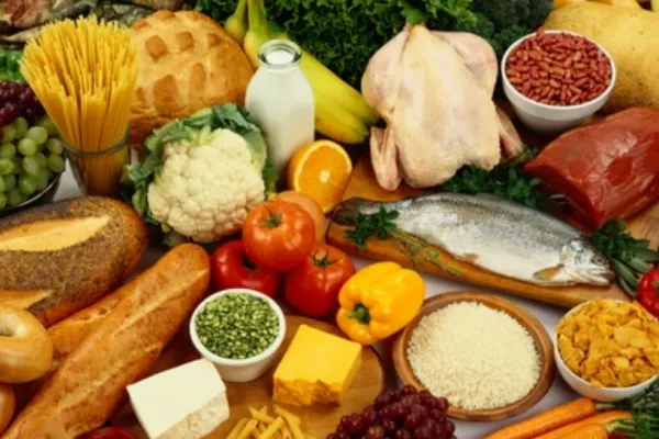 Alimentele pe care NU trebuie să le mai consumi după 40 de ani