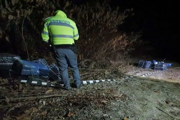 FOTO Focuri de armă pentru reținerea unor contrabandiști! Captură URIAȘĂ de pachete de țigări graniţa cu Ucraina
