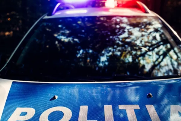 PERICOL pe șosea! Accident cu scurgeri de combustibil