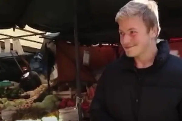 VIDEO | George, băiatul de 15 ani care vinde legume în colț de stradă, invitat la Realitatea PLUS