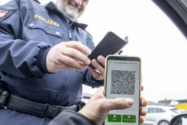 Guvernul austriac a dezvăluit cum va impune VACCINAREA anti-Covid obligatorie. Cu ce sume vor fi amendați cei care refuză imunizarea