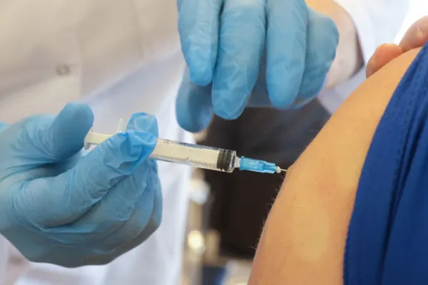 Cum vrea noul guvern PSD-PNL să vaccineze 10 milioane de români în 3 luni