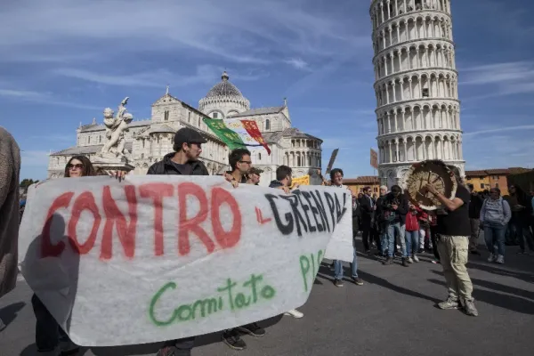Protestele anti-vaccin din Italia, învinuite pentru răspândirea rapidă a infecției în nordul țării