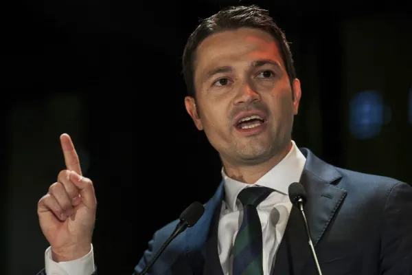 PNL se duce la discuții cu Nicușor Dan  fără propunere de premier. Acuzații de puci în rândul liberalilor
