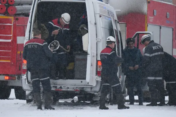 Incendiu violent într-o mină din Rusia. Un om a murit, iar zeci de mineri au rămas blocați în subteran