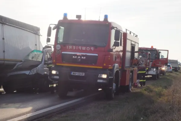 Accident între două tiruri și o autocamionetă în Teleorman: o persoană a MURIT - Șicanare în trafic