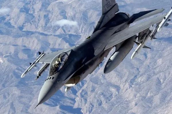 Armata alocă sume imense pentru avioane F-16 și blindate după tensiunile din Ucraina! - Cât de aproape este escaladarea conflictului