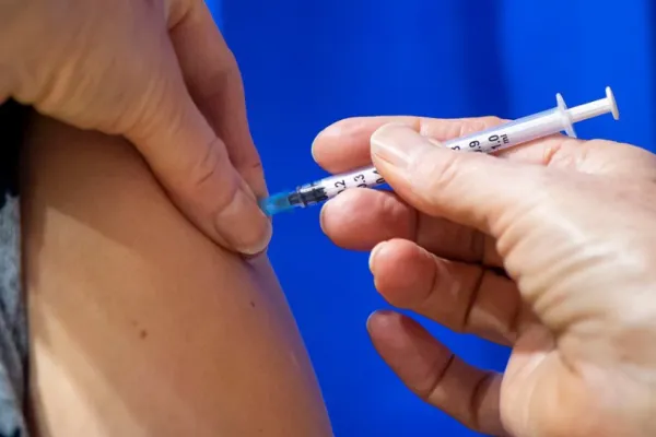 Decizie de ultimă oră a autorităților sanitare de la Sofia. Ce se întâmplă cu pensionarii care se vaccinează anti-Covid