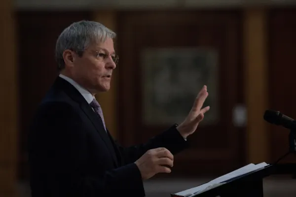 Cioloş către Nicolae Ciucă: "Dați-l afară!" Pe cine vrea liderul USR afară din Guvern și de ce