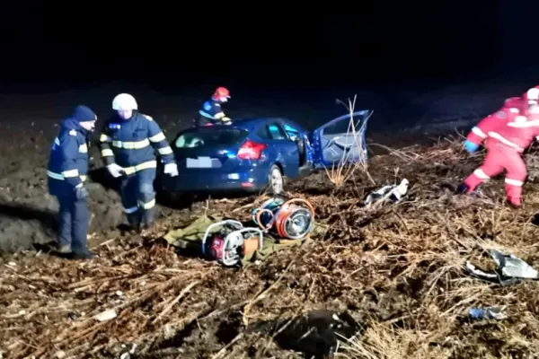 FOTO | Accident cumplit în Ialomița: 1 mort și 2 răniți în urma unui impact devastator - Trafic blocat