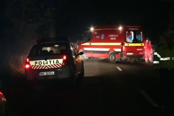 Accident cumplit în Prahova: O mașină s-a răsturnat după ce a spulberat un pieton