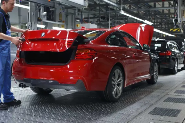 Piaţa auto din Germania a înregistrat o scădere majoră în 2021. Cu cât s-au ieftinit mașinile