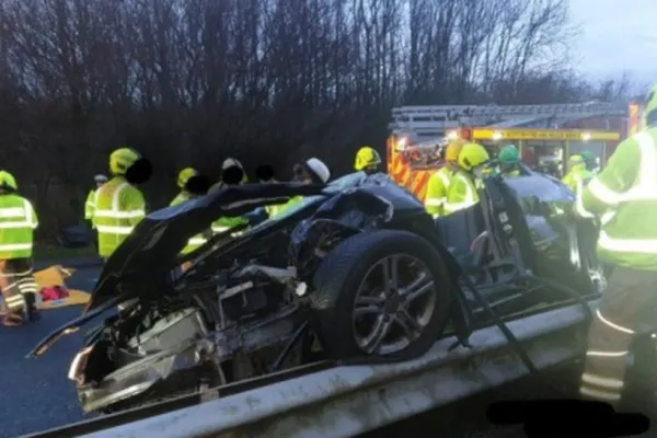 Scene revoltătoare în Scoția: 7 șoferi s-au oprit să filmeze victimele unui accident, în loc să dea o mână de ajutor. Cum a reacționat poliția