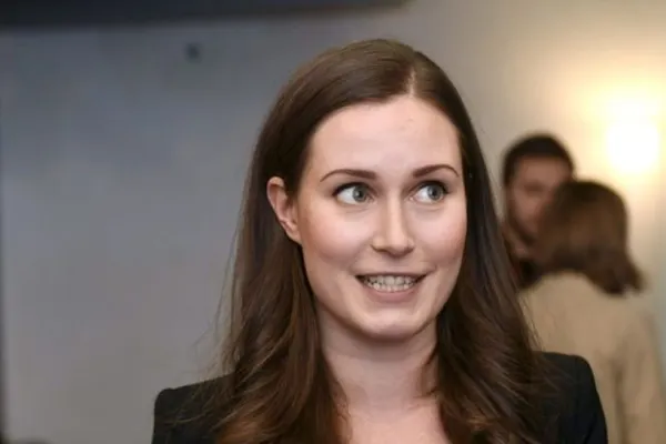 Scandal politic în Finlanda: Premierul Sanna Marin a ieșit în club după ce un coleg din Guvern a fost depistat cu coronavirus