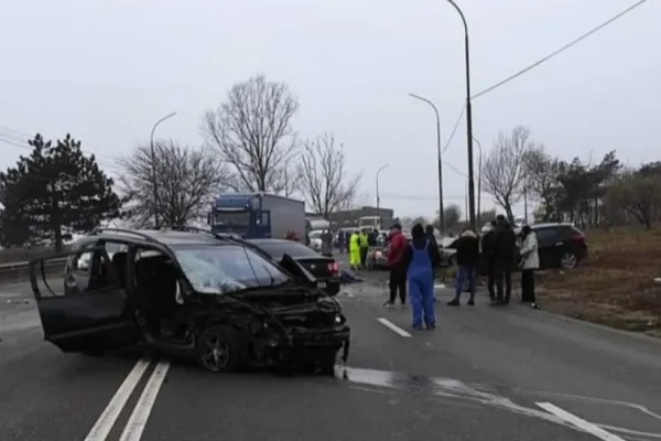 Accident cu 5 victime în județul Galați! 2 dintre răniți, în stare gravă. Trafic COMPLET blocat pe DN25