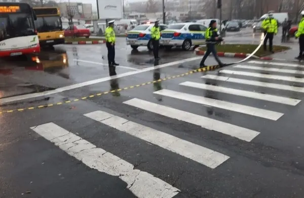 Adolescent de 14 ani, transportat la spital după ce a fost accidentat pe o trecere de pietoni din județul Neamț