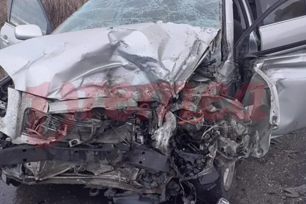 Accident grav în Vaslui: 3 VICTIME după ce mașina în care se aflau a lovit un cap tractor