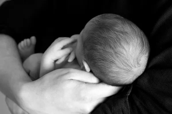 Natalitatea din Italia, cea mai mică din ultimii 160 de ani şi continuă să scadă