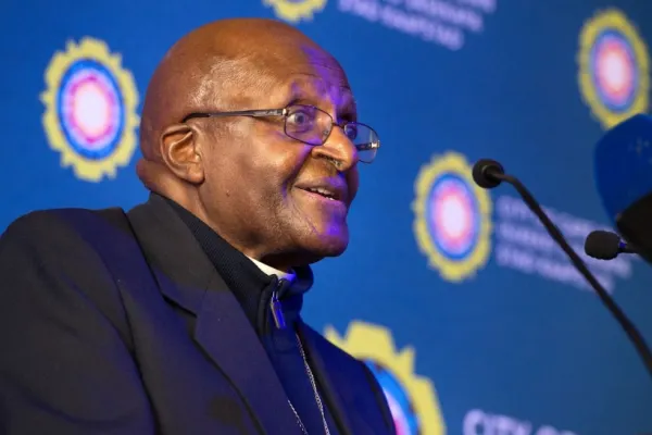 VIDEO | DOLIU uriaş in lume! A MURIT Arhiepiscopul Desmond Tutu, laureat al premiului Nobel şi simbol al luptei împotriva apartheidului