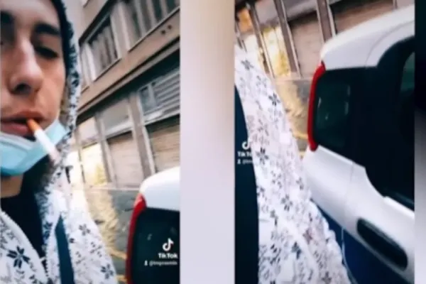 VIDEO | Un român s-a filmat în timp ce își făcea nevoile pe o mașină de poliție, în Italia. Ce a pățit după ce clipul a ajuns viral pe Tik Tok