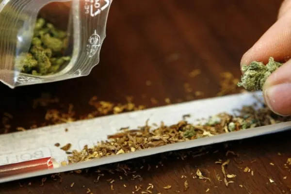 36 de tineri au ajuns la UPU din Reșița, în 2021, după ce au consumat marijuana și etnobotanice: ce vârstă are cel mai tânăr consumator