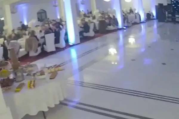 Petrecere de majorat cu 150 de persoane, întreruptă de polițiști: amenzi uriașe - VIDEO