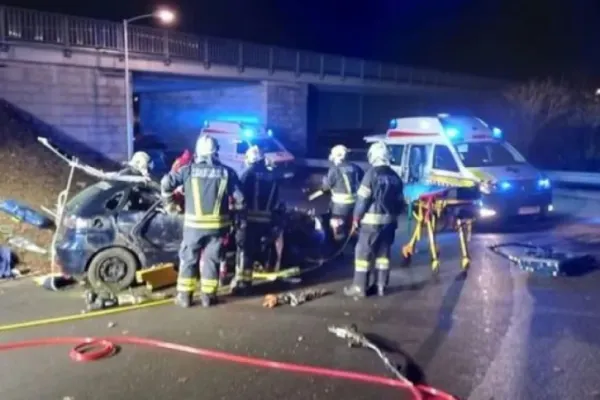Accident cumplit în Austria: 1 mort și 2 răniți, în urma unui impact devastator. Șoferul român era beat