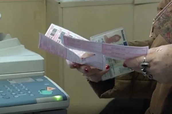 Pensionarii din Ploieşti fac împrumuturi pentru a-şi monta centrală proprie: oamenii sunt disperați