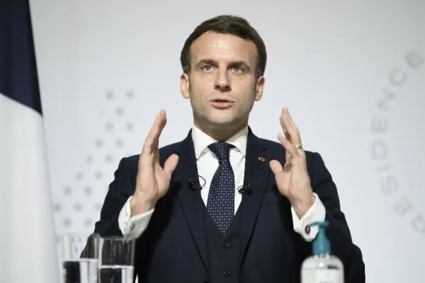 Macron discută cu Zelenski după ce a avut o convorbire telefonică cu Putin