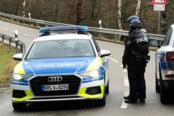 Doi suspecți au fost reținuți în cazul polițiștilor împușcați în Germania